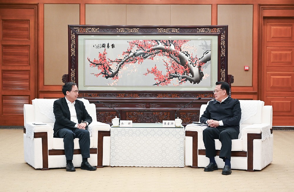 重庆市与中国数联物流签署战略合作协议 袁家军胡衡华会见张健一行并见证签约